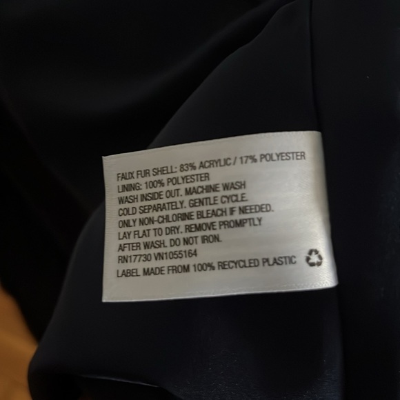 Faux fur navy blue vest - Picture 5 of 5